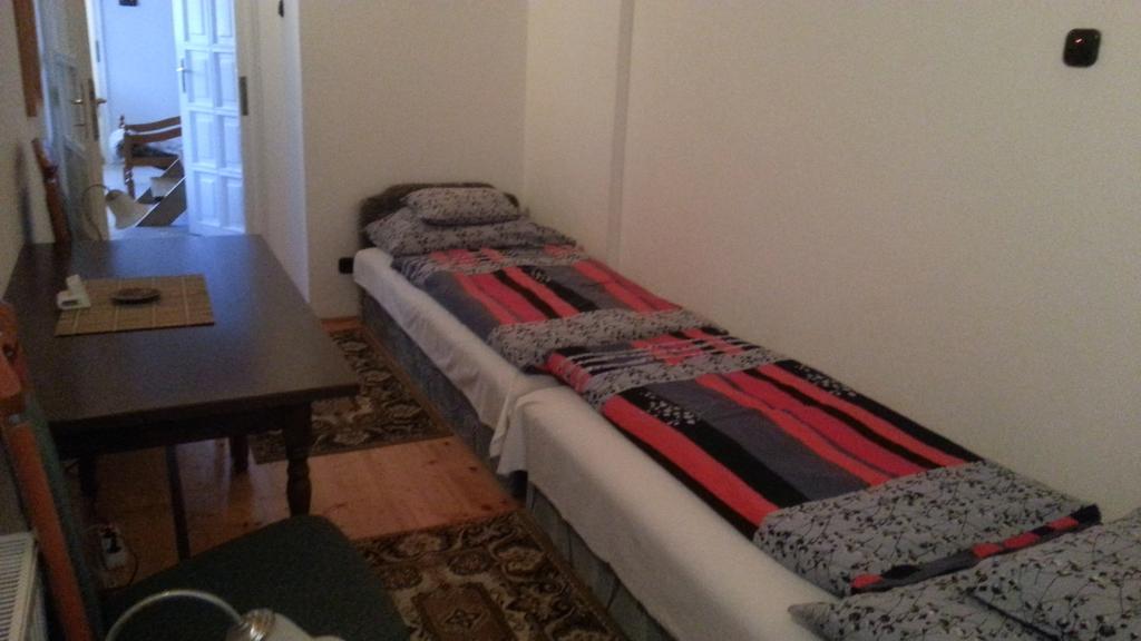 Csokonai Guesthouse Zamárdi Quarto foto