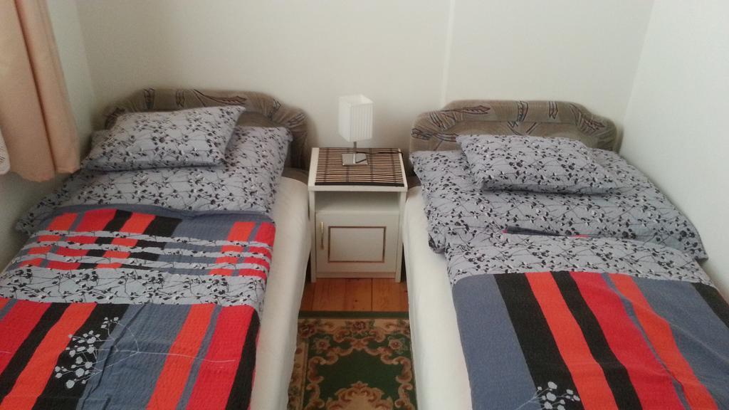 Csokonai Guesthouse Zamárdi Quarto foto