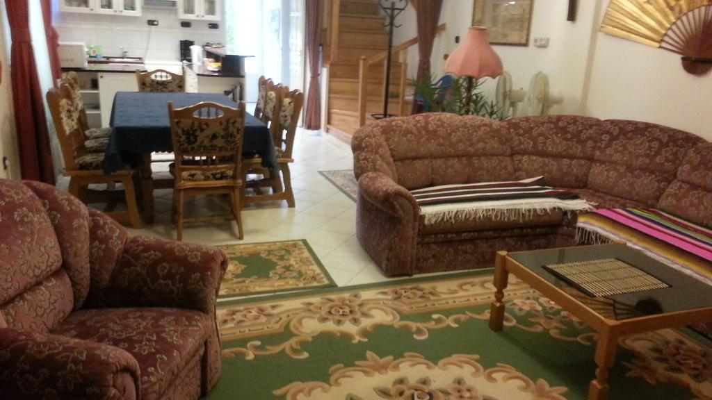 Csokonai Guesthouse Zamárdi Quarto foto